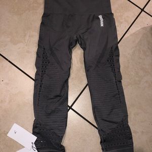 Gym shark leggings